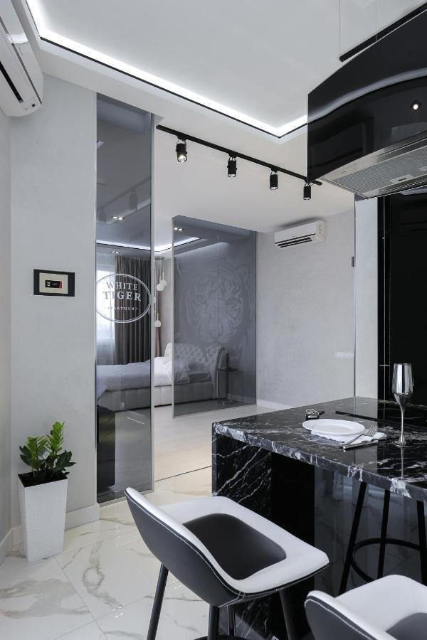 White Tiger In Smart Plaza Apartament